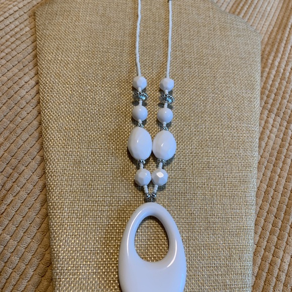 UV reactive retro necklace. Perfect for clubbing. 1970’s - Picture 6 of 7